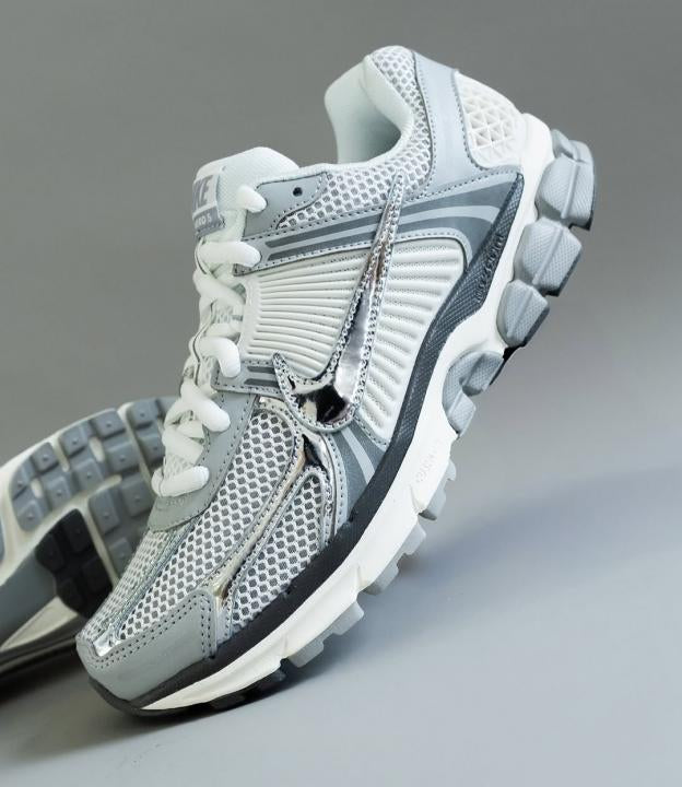 Nike Zoom Vomero 5 ‘White Metallic Silver'