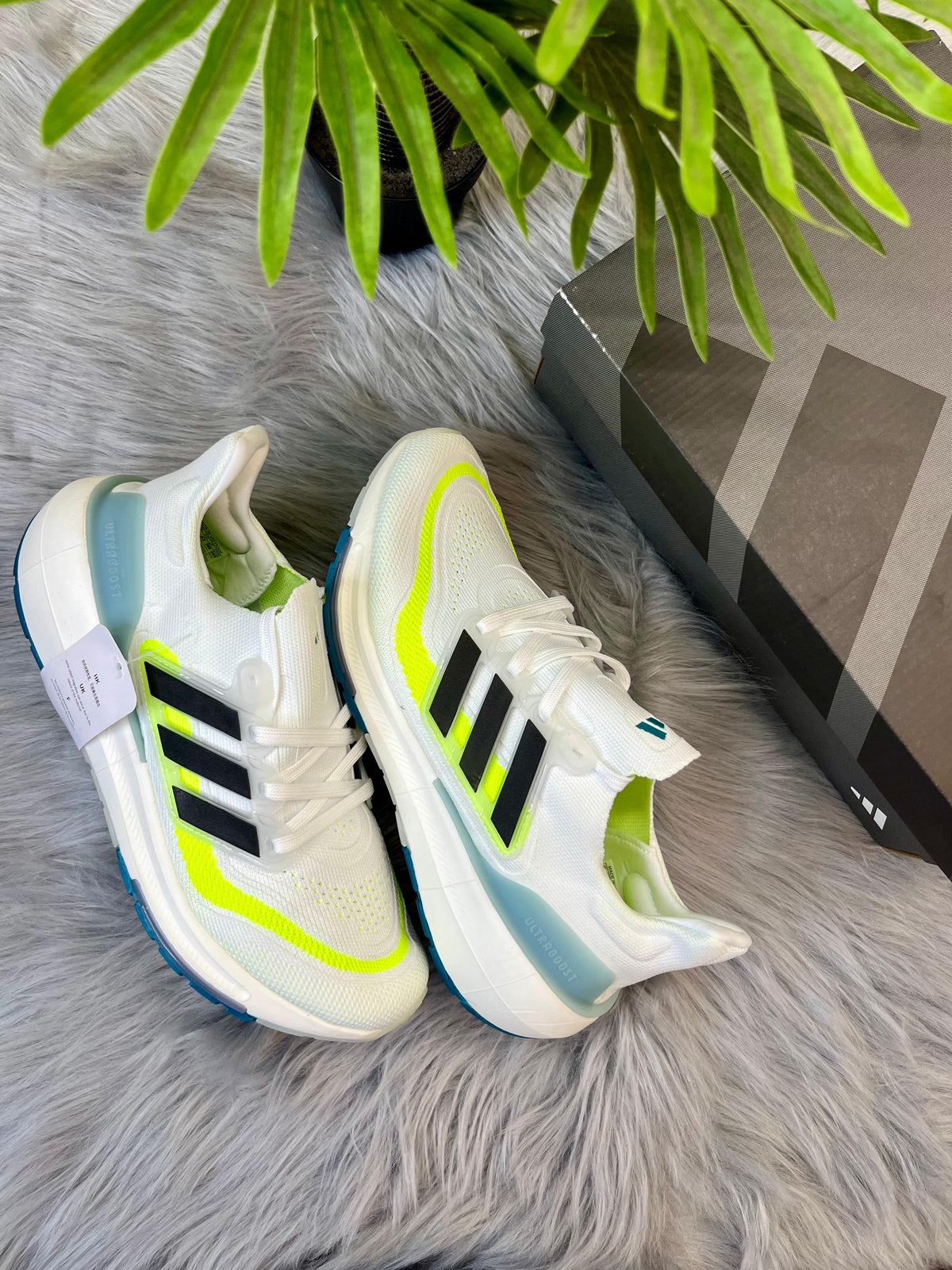 Adidas “Ultra boost” light neon