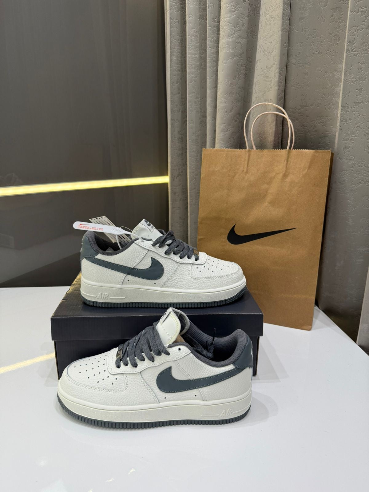 Nike Air force 07 low dark grey white sail