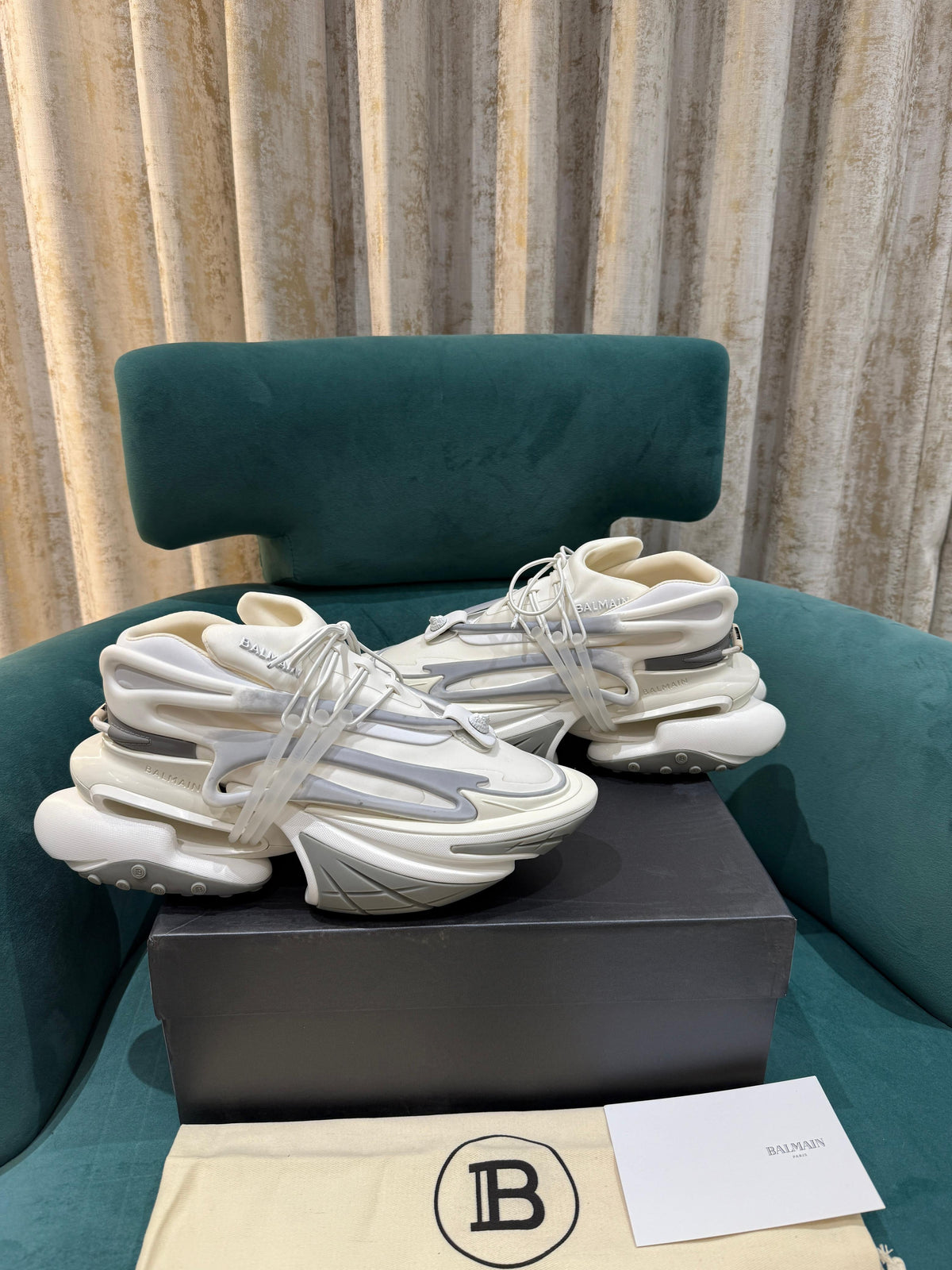 Balmain Unicorn White Sneakers ๐