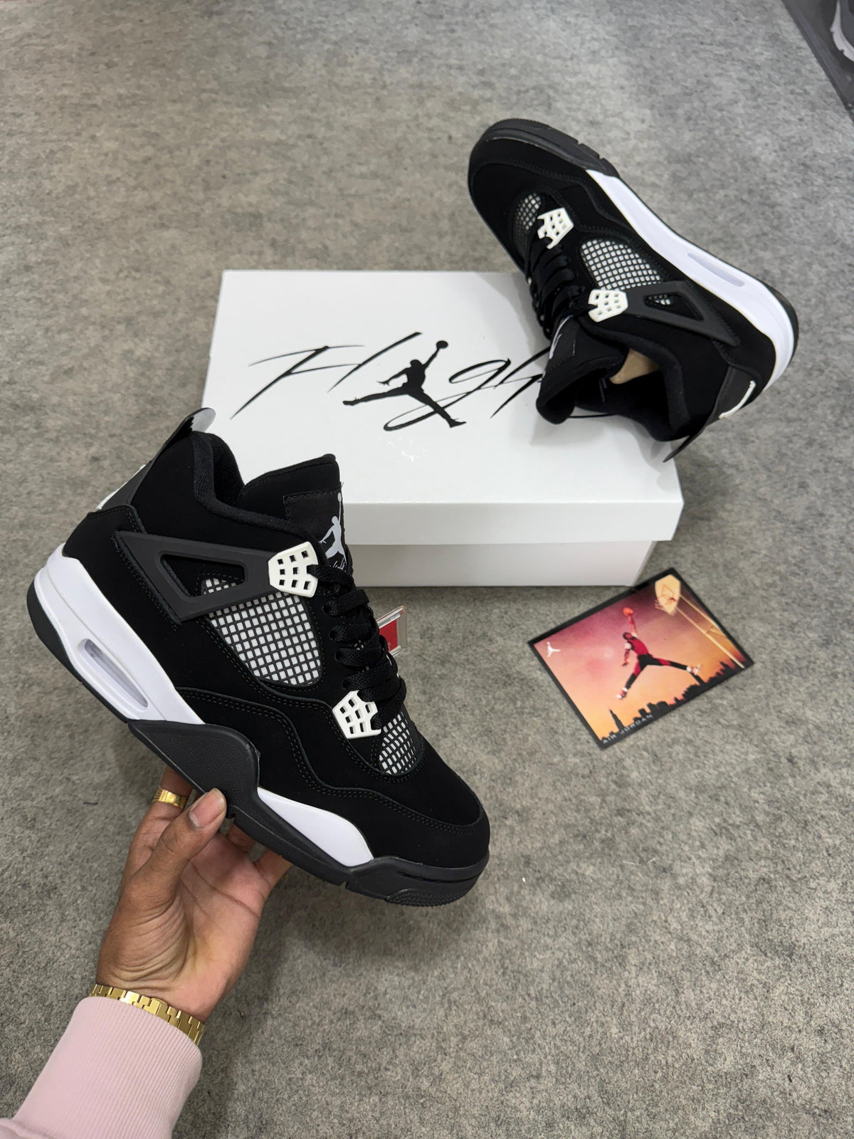 RETRO 4 ( WHITE THUNDER)