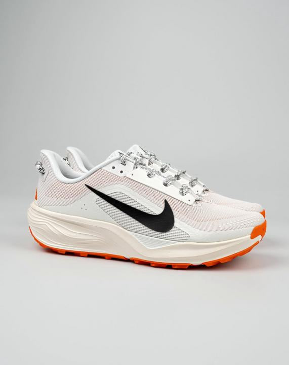 NIKE ACG Pegasus Trail Running White orange