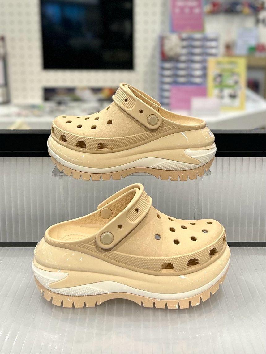 Crocs Mega Crush “KHAKI”