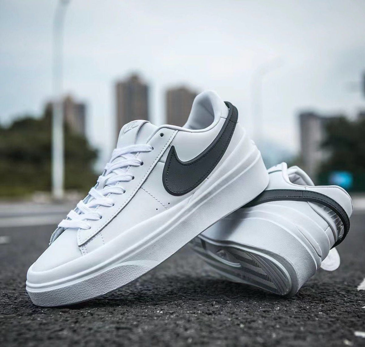 Nike Blazer โPHANTOM LOWโ (white/black)