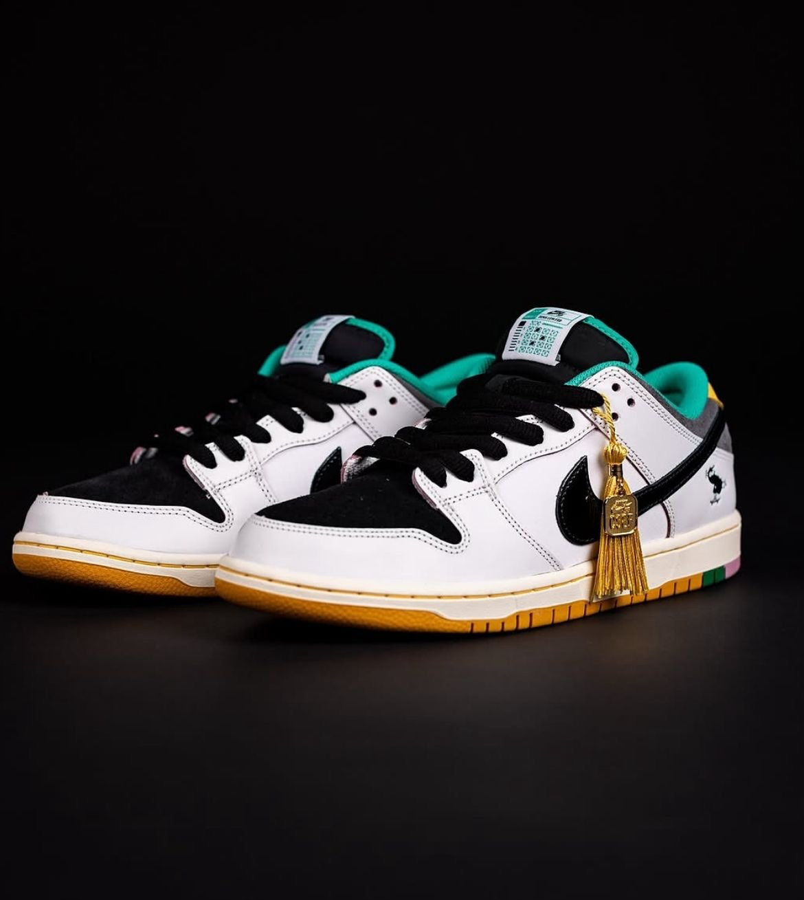 NIKE SB DUNK LOW CLEAR