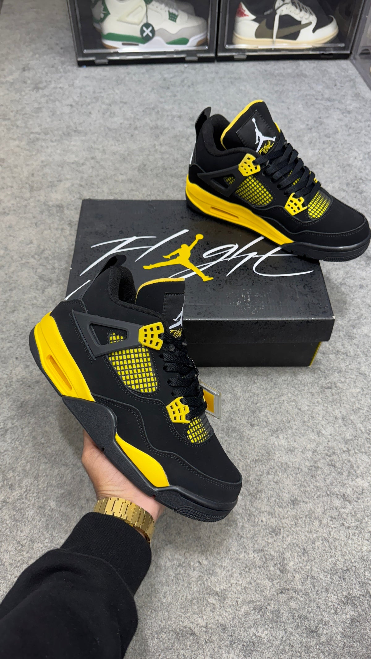 Retro 4 'Yellow Thunder'💛