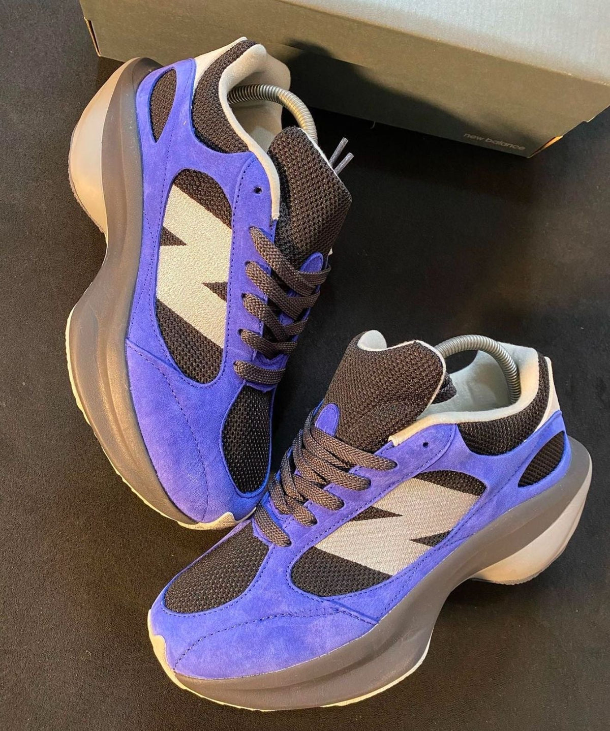 New Balance “RUNNER BLACK/BLUE”