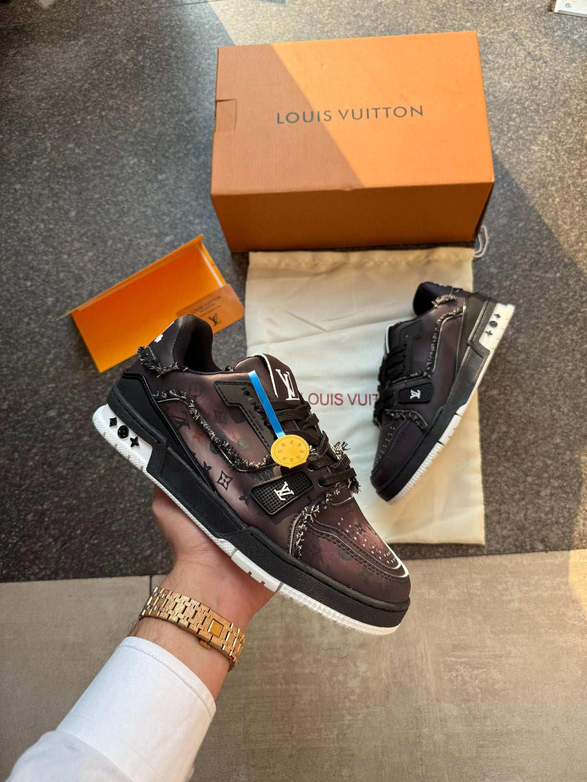Louis Vuitton Trainer 'Civilist”