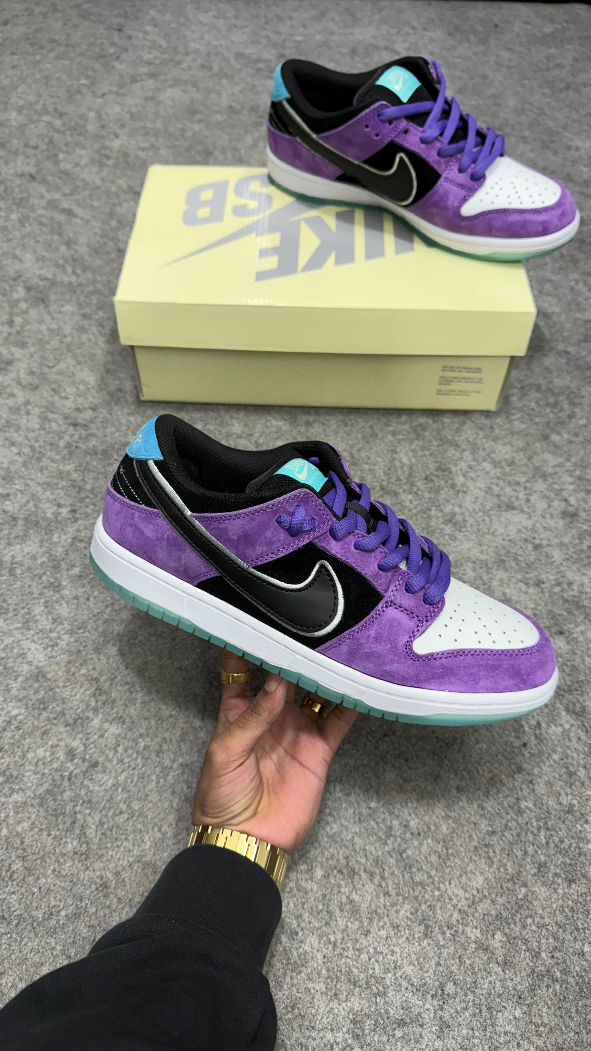 NIKE SB DUNK LOW PRO X HAYLEY WILSON BLACK AND COURT PURPLE