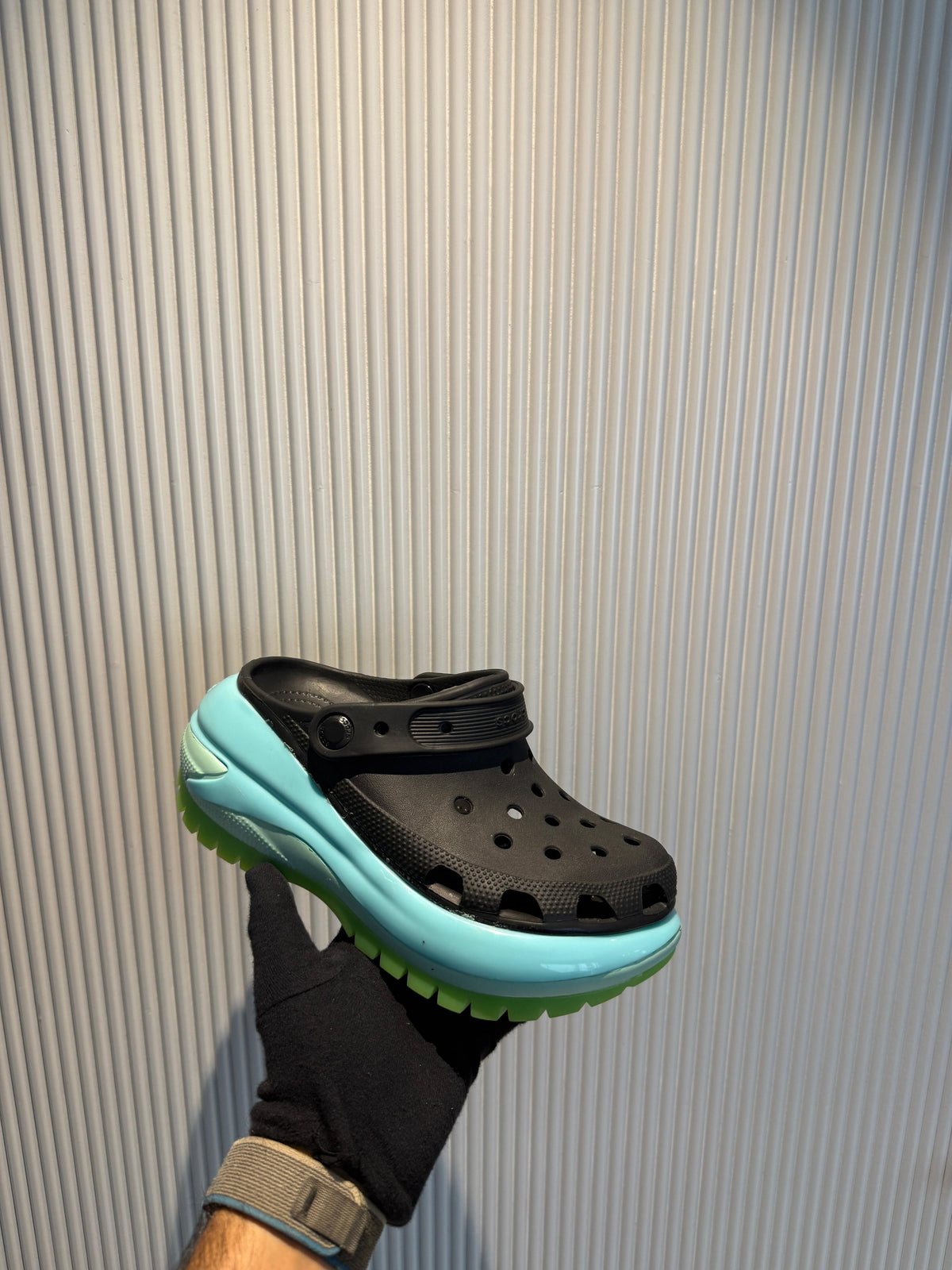 CROCS - “ BLCK GREEN”