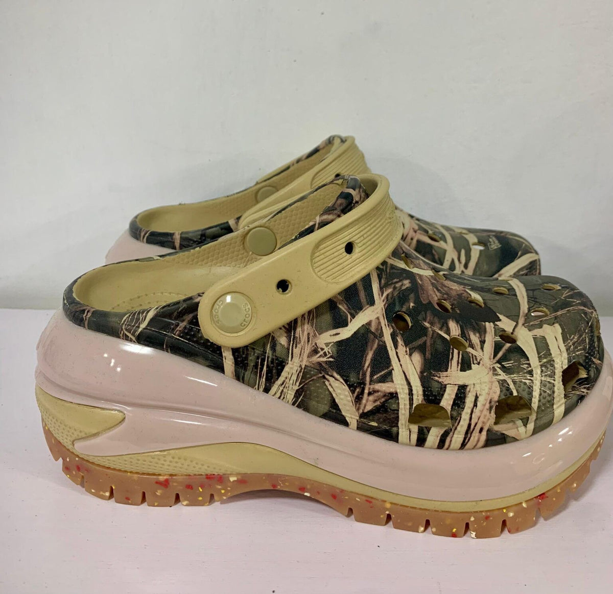 Crocs Mega Crush “Khahi Military”