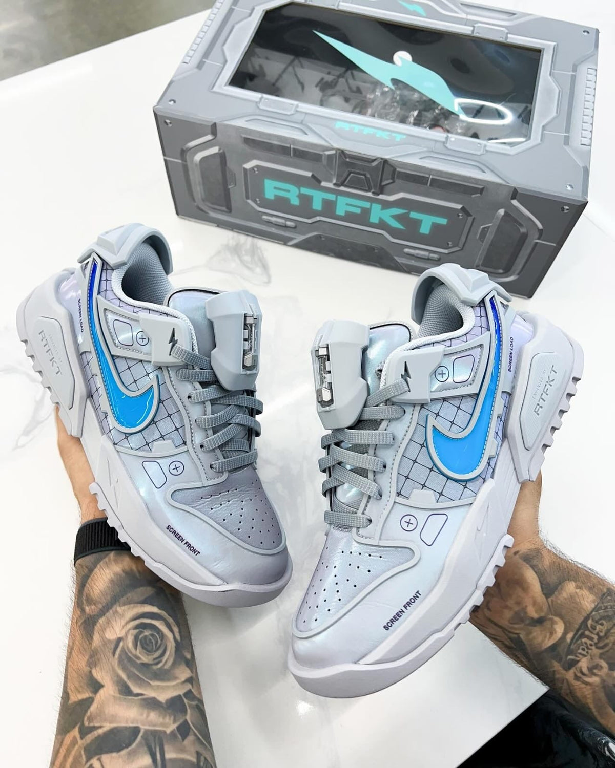 NIKE DUNK GENESIS LOW RTFKT VOID (EDITION OF 11394)