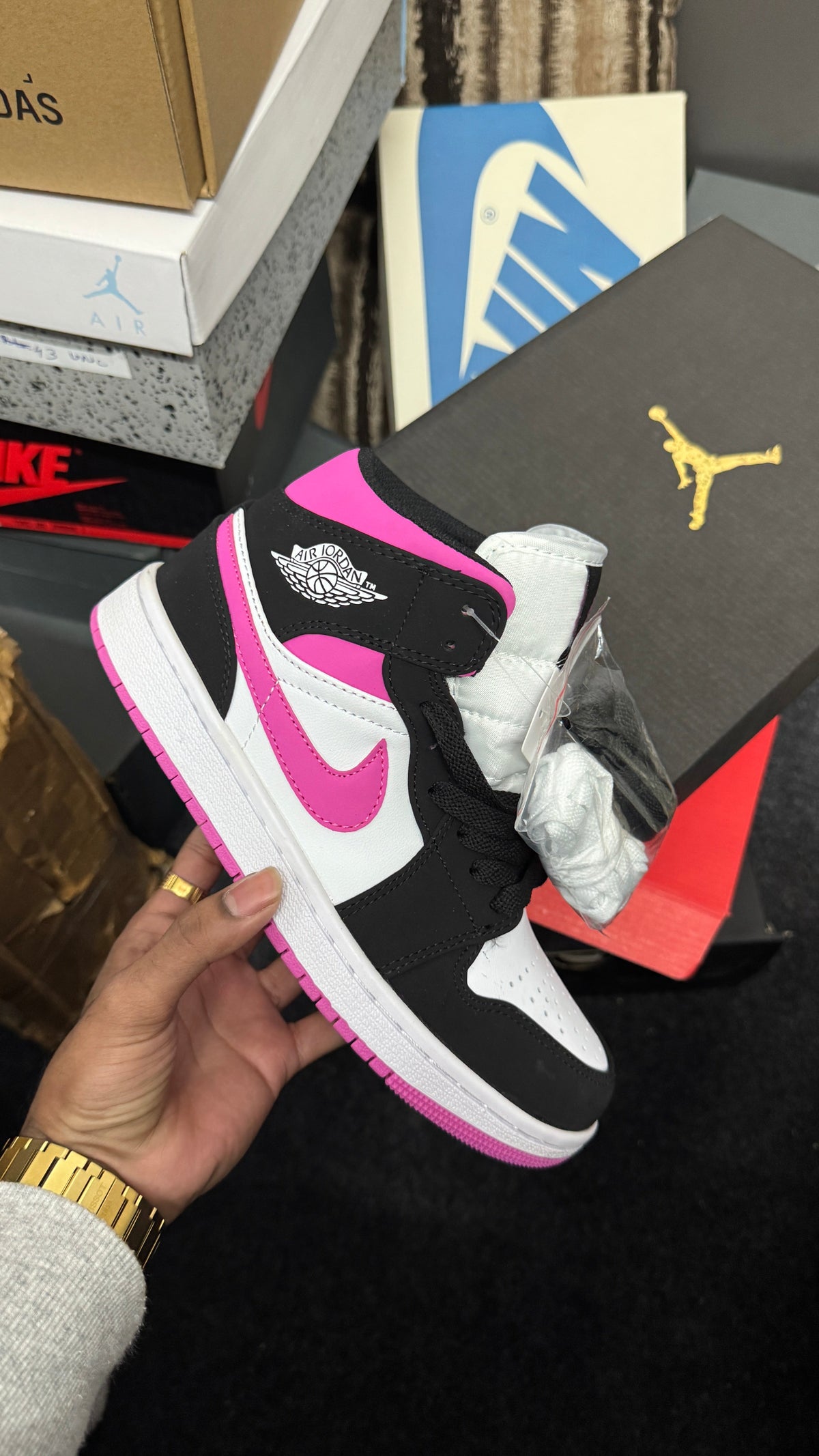 AJ1 Mid 'Magenta' (womens)💗