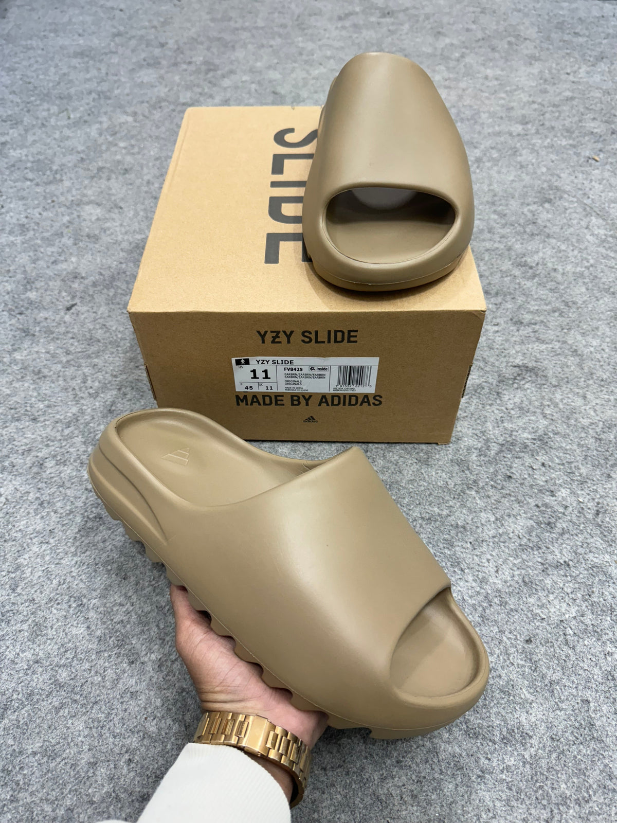 Yeezy slide 'Earth' {UA}