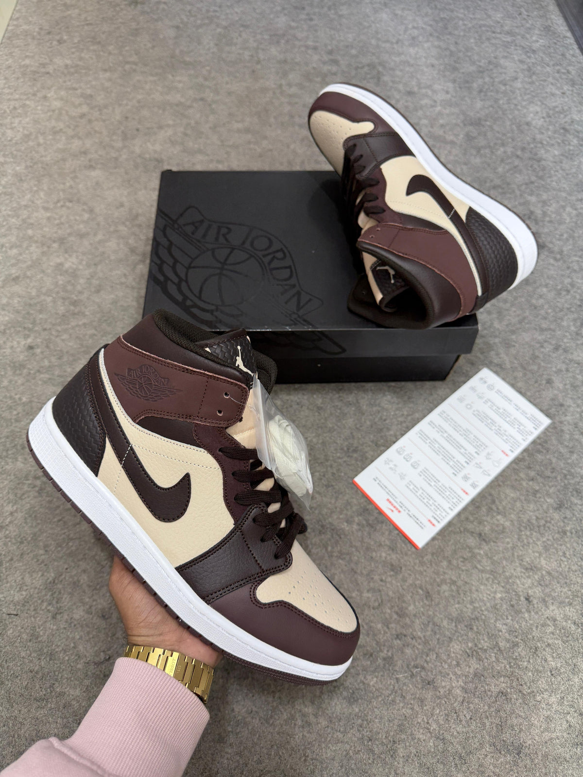 AIR JORDON 1 MID SE ( PARIS YMCA)