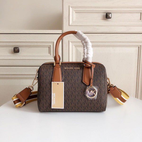 Michael Kors Boston Brown