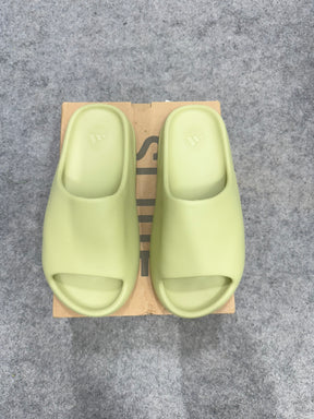 Yeezy slide 'Resin' (UA)