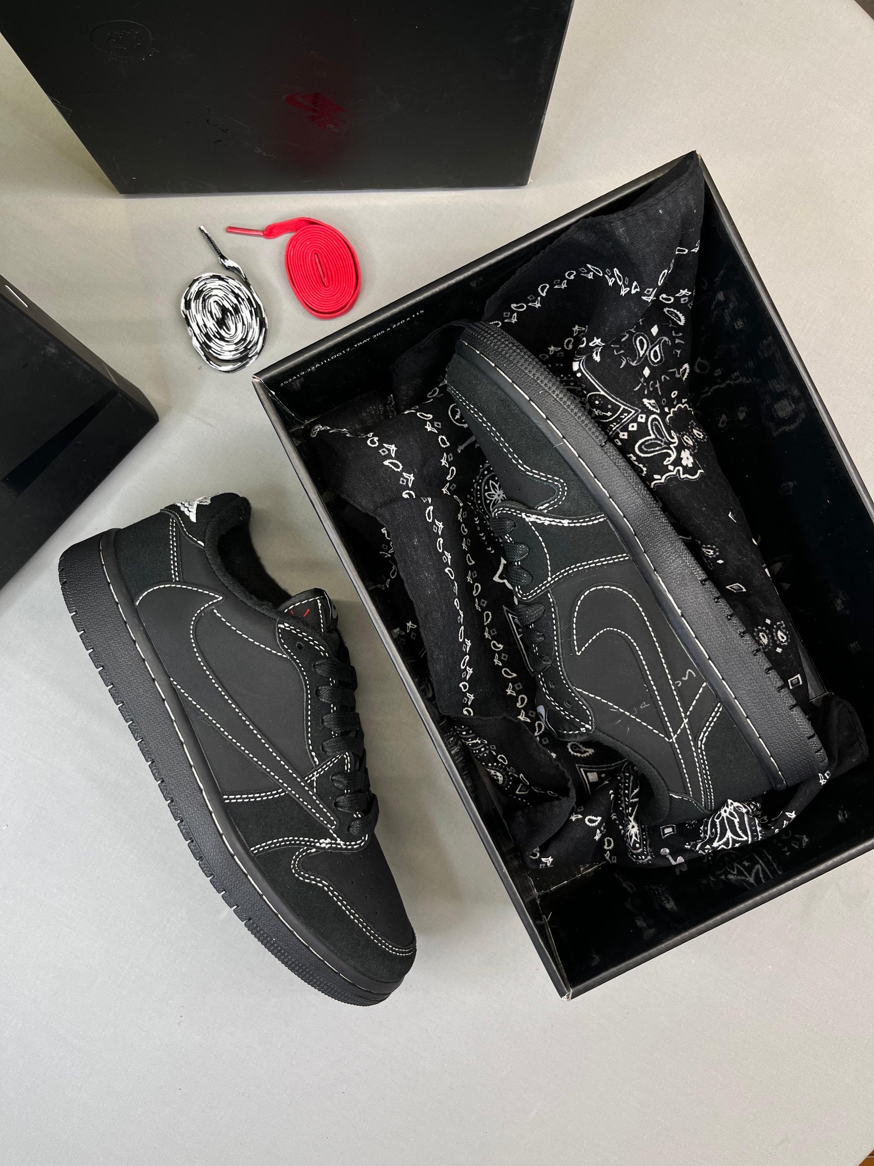 AJ 1 Low X Travis Low Phantom