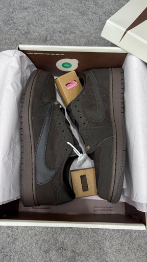AJ1 Low x Travis Scott 'VELVET BROWN' (UA)