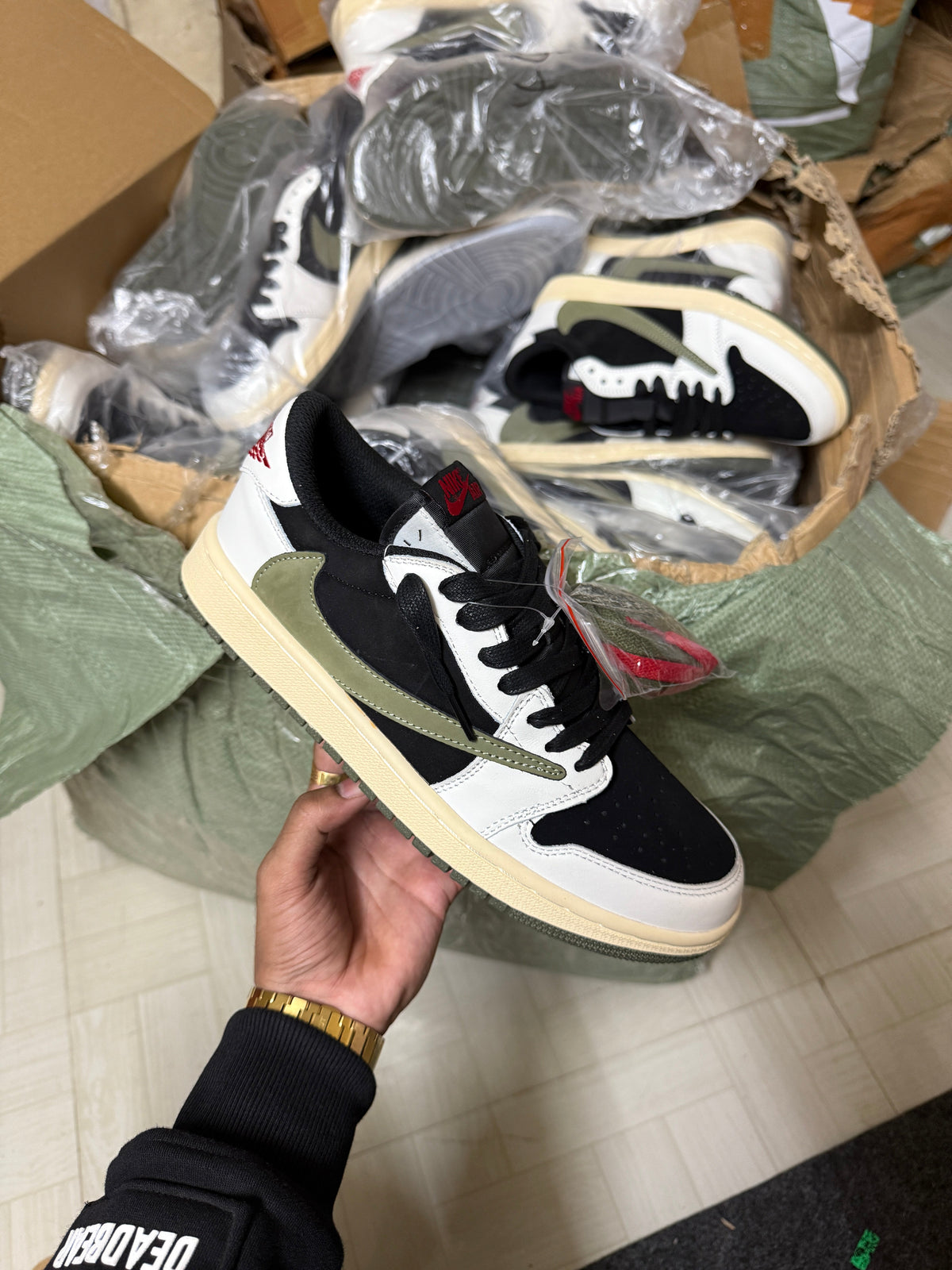 AJ 1 Low x Travis Scott 'OLIVE'