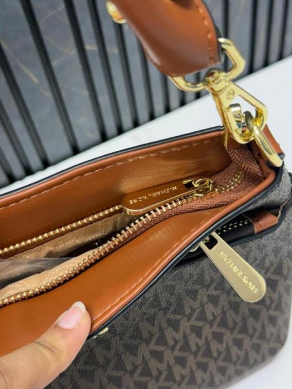 Michael Kors CB Jet Set Shoulder Bag