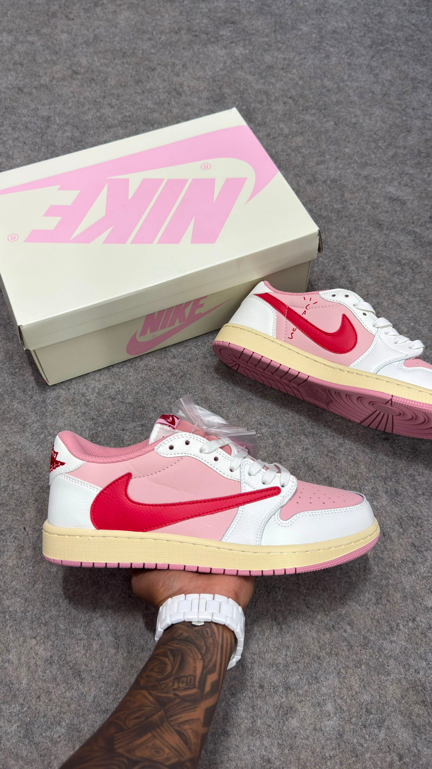 AJ 1 Low x Travis Scott 'Tropical Pink' (semi Ua)