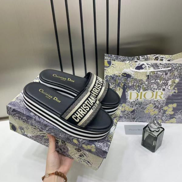 Dior_Riviera_Dway_Platform_Raffia_Slides