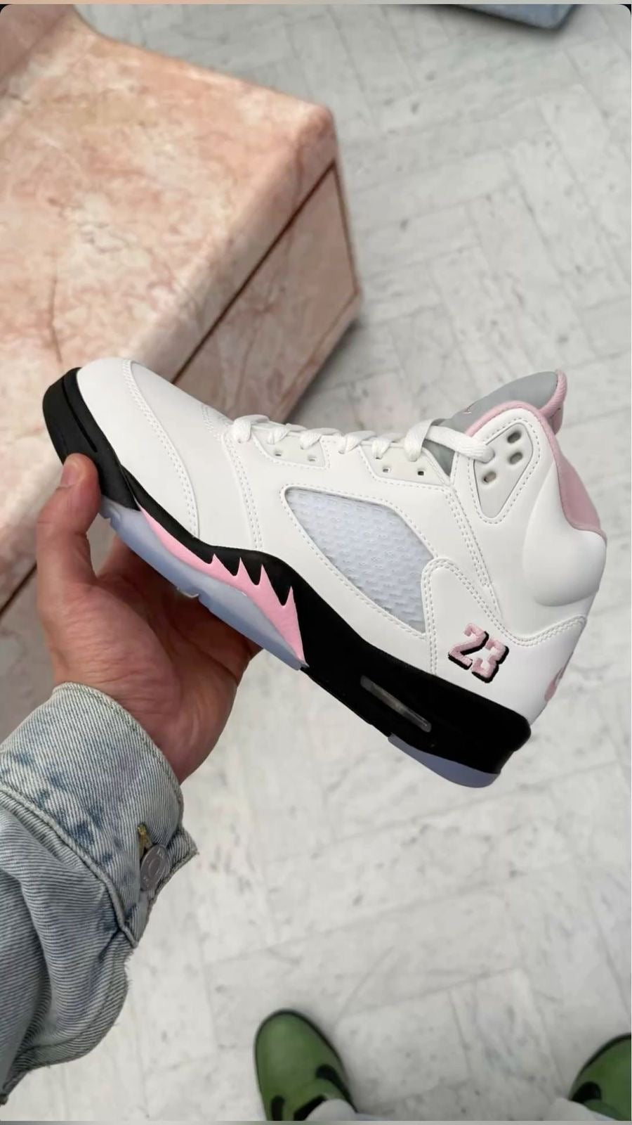 Retro 5 'Medium Soft Pink'