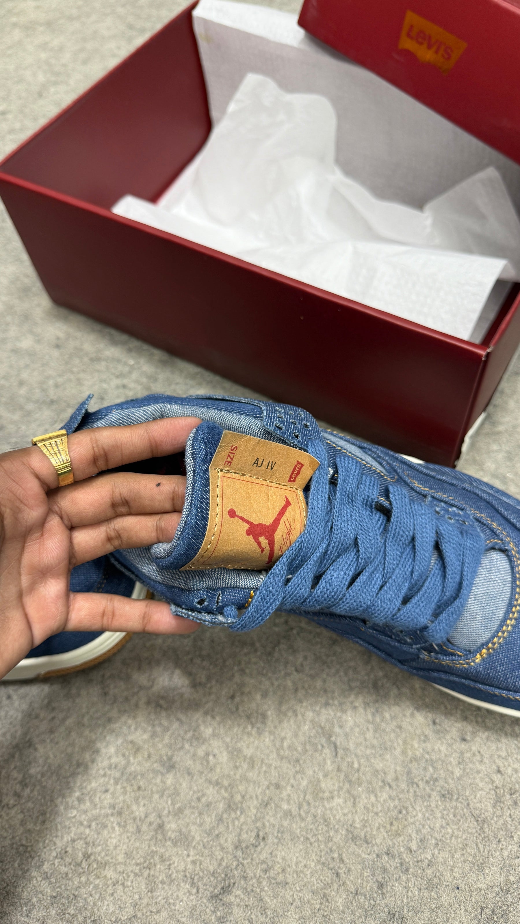 Retro 4 'Levis Denim'