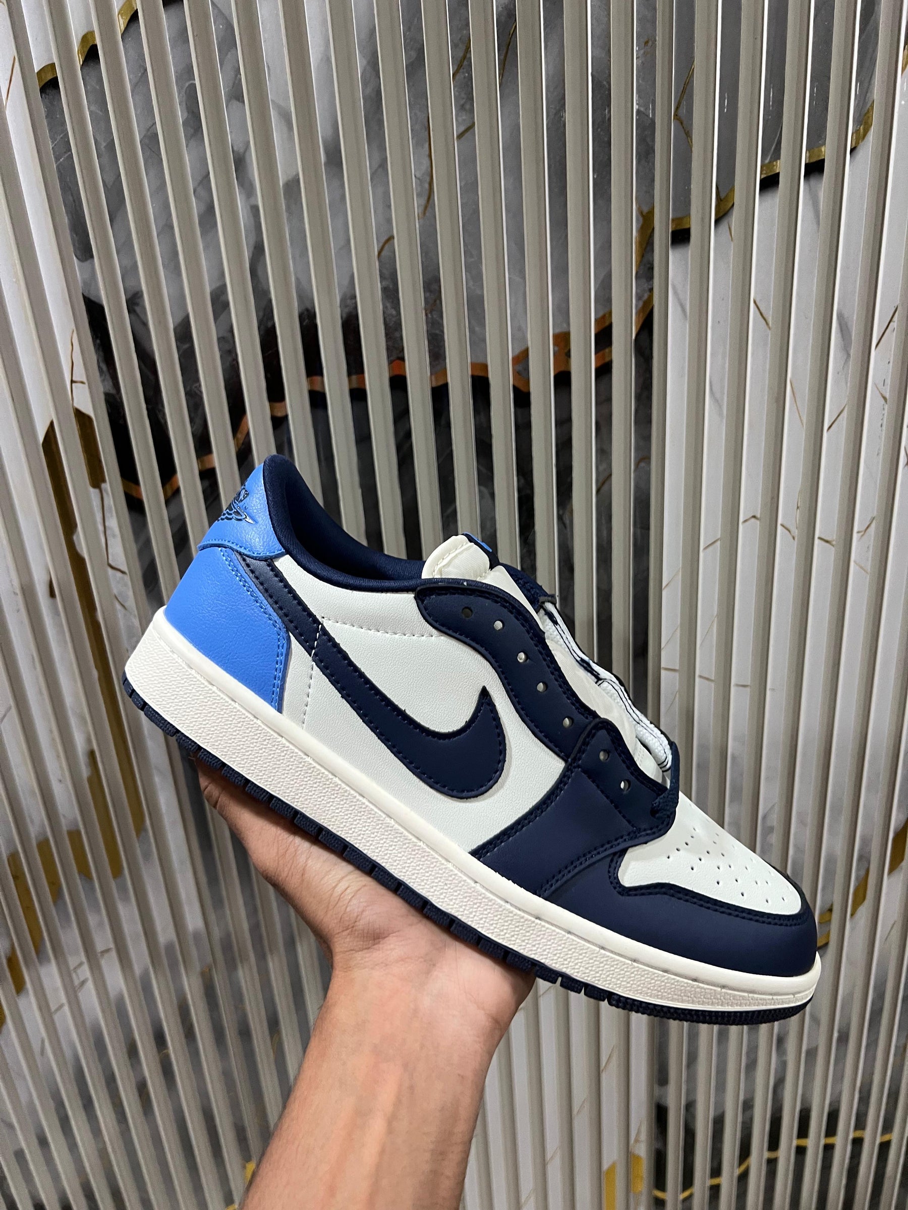 AJ1 Low 'Obsidian'(UA)