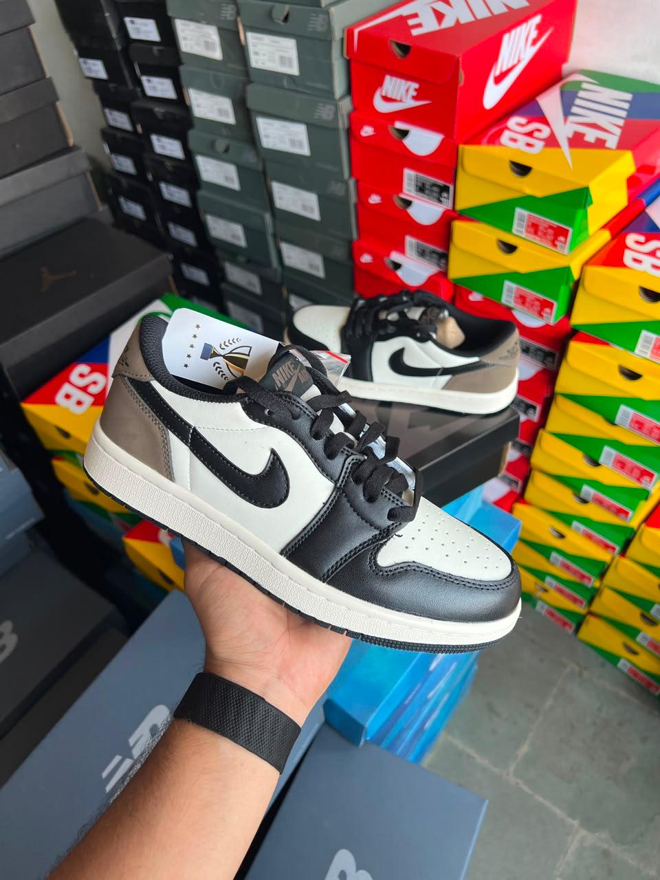 AJ1 Low 'DARK MOCHA'