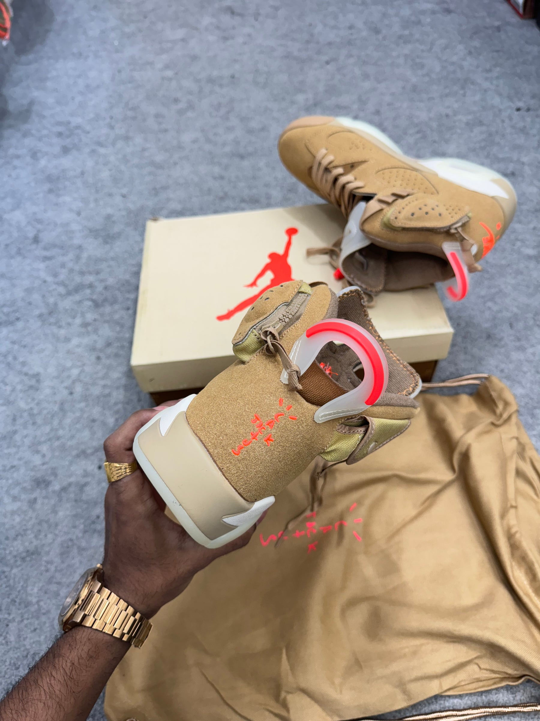 Retro 6 x Travis Scott 'British Khaki'