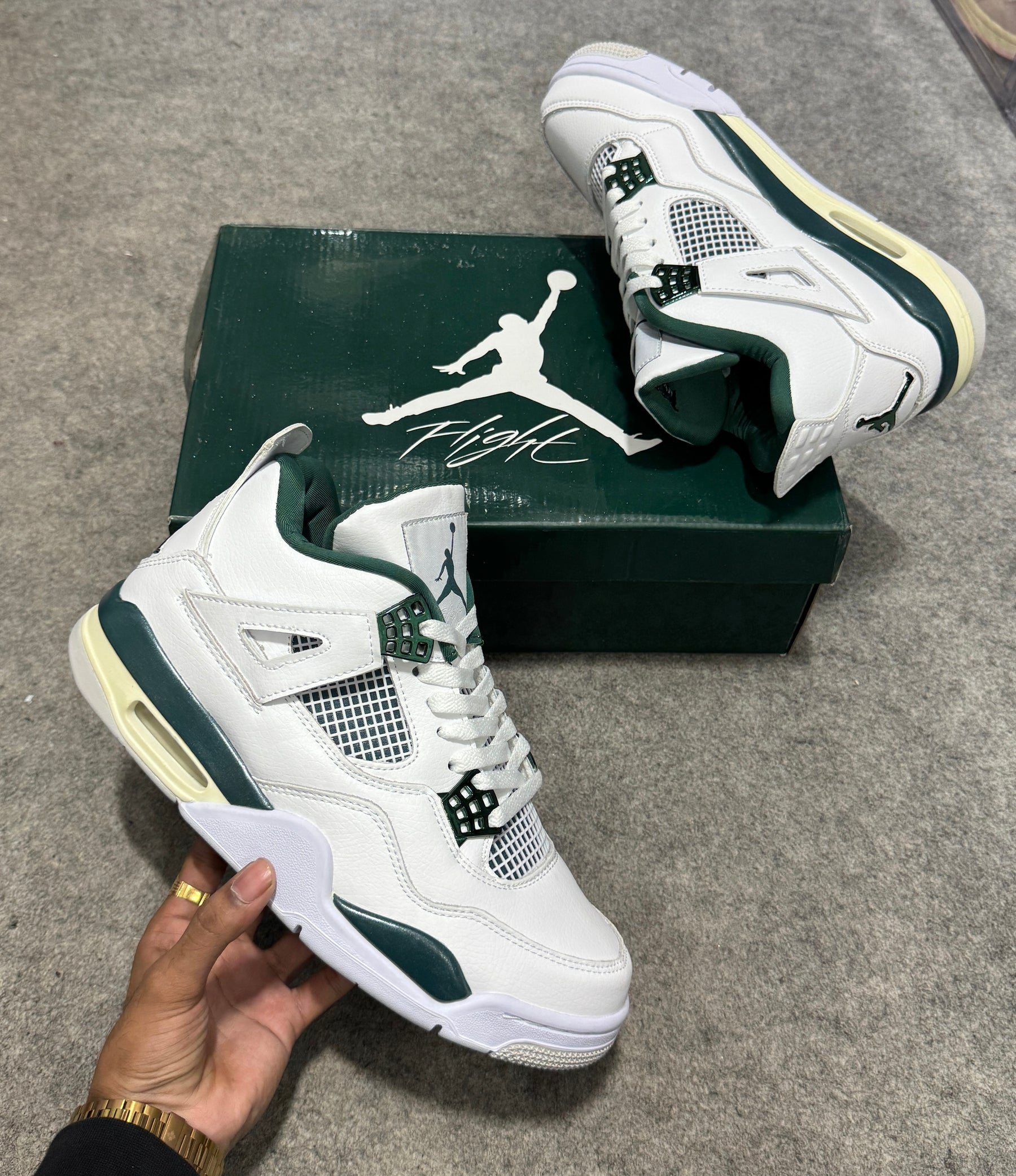 Retro 4 'Oxidised Green'