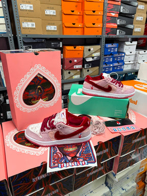 SB Dunk 'StrangeLove'