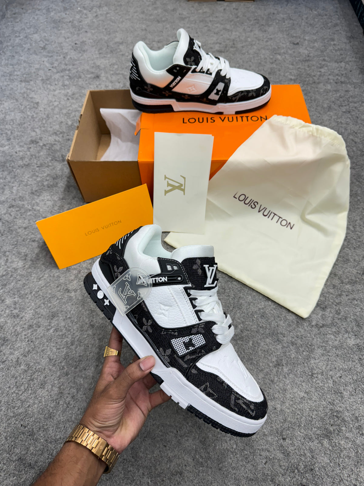 Louis Vuitton Trainer 'Black'