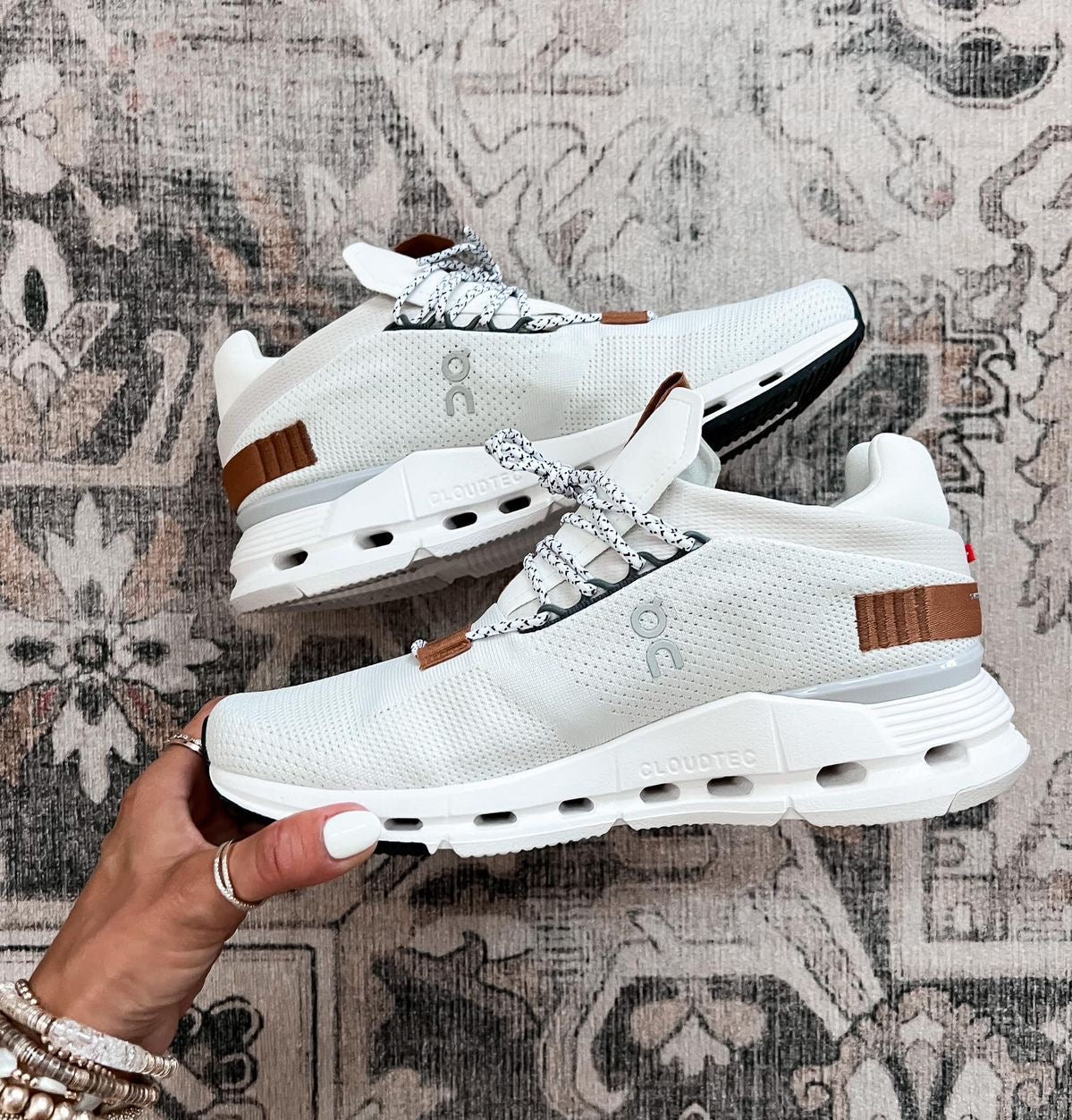 ON Cloud NOVA ‘WHITE  PEARL'