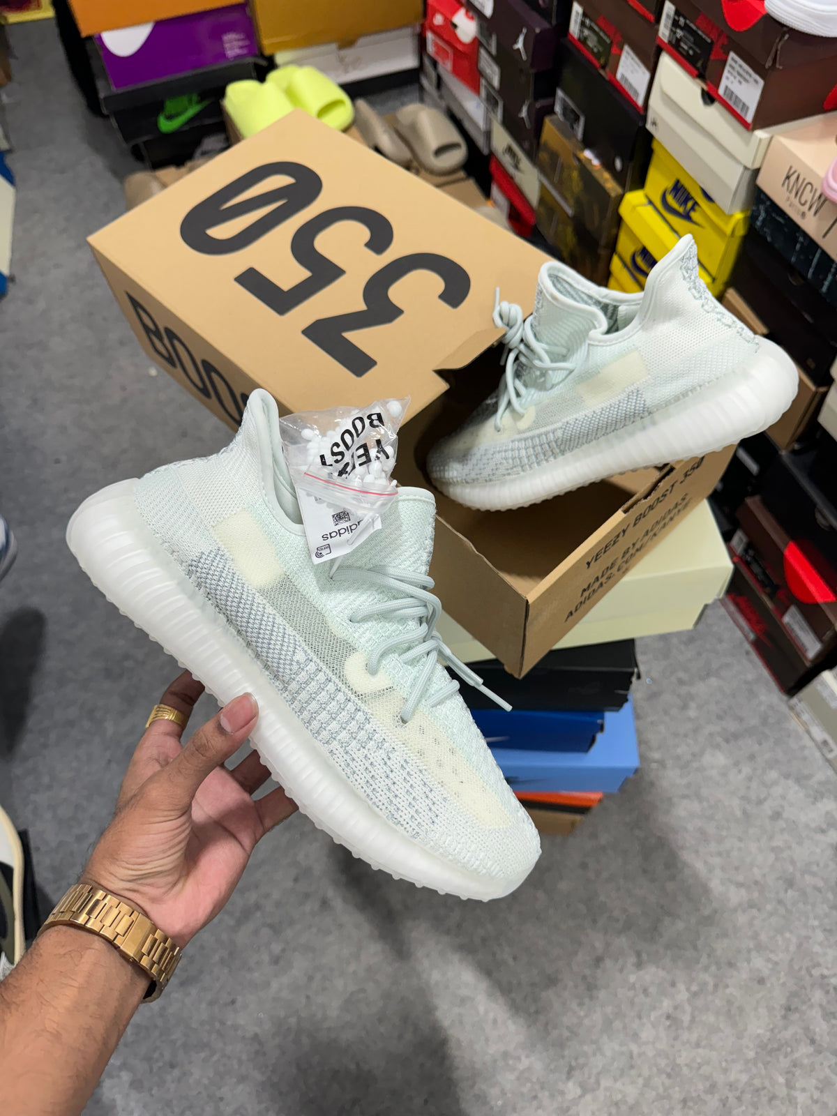 Yeezy 350v2 'Cloud White' (UA)