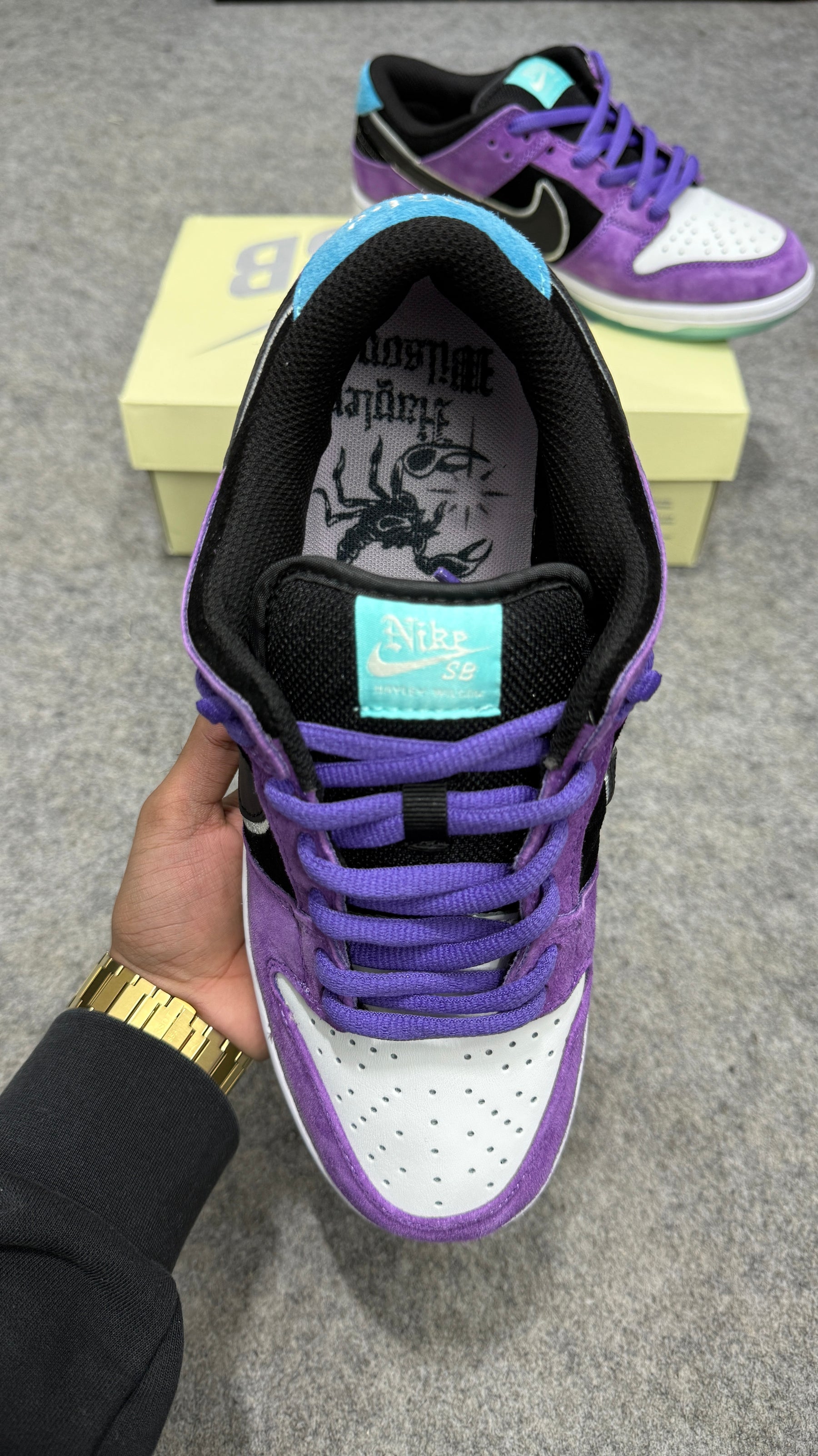NIKE SB DUNK LOW PRO X HAYLEY WILSON BLACK AND COURT PURPLE