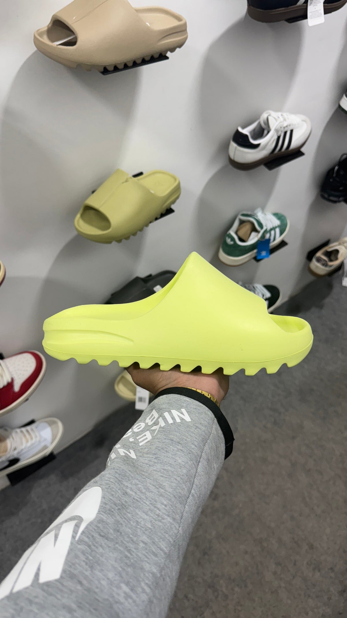 Yeezy slide 'GLOW GREEN' (UA)