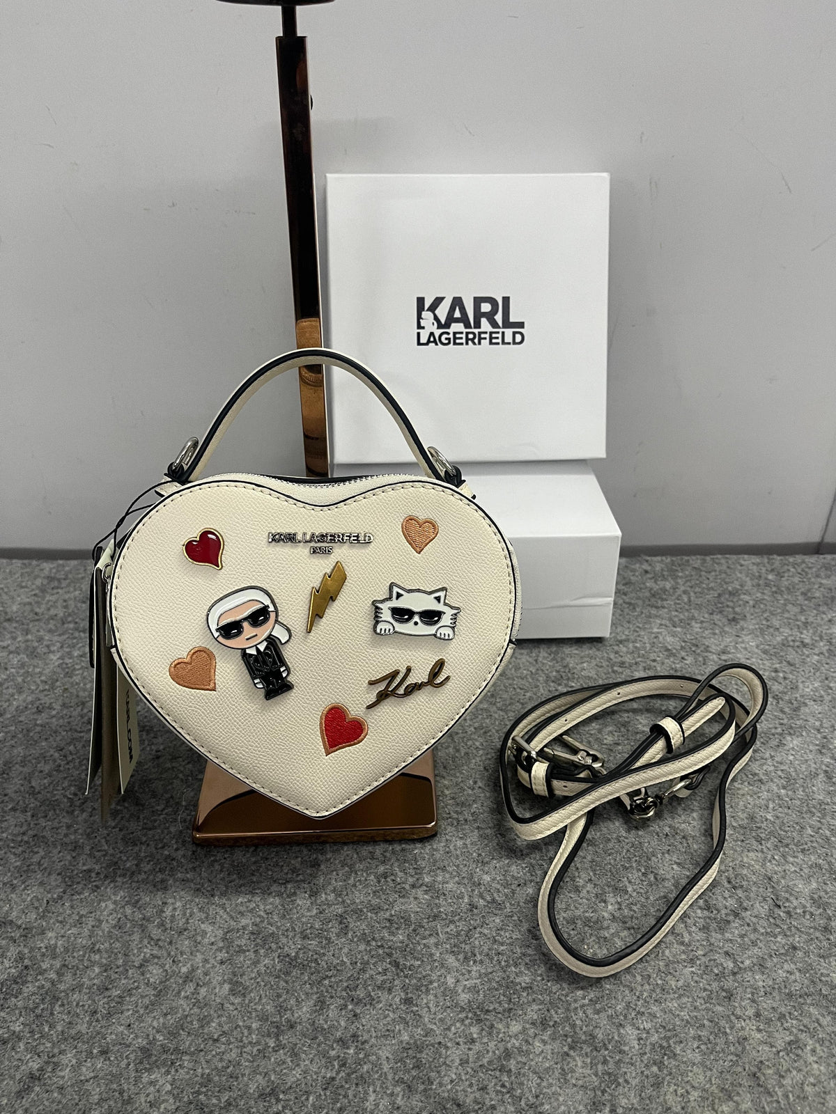 Karl Lagerfeld Heart Top Handle K-Ikonik Crossbody Bag (Black / white)🖤🤍