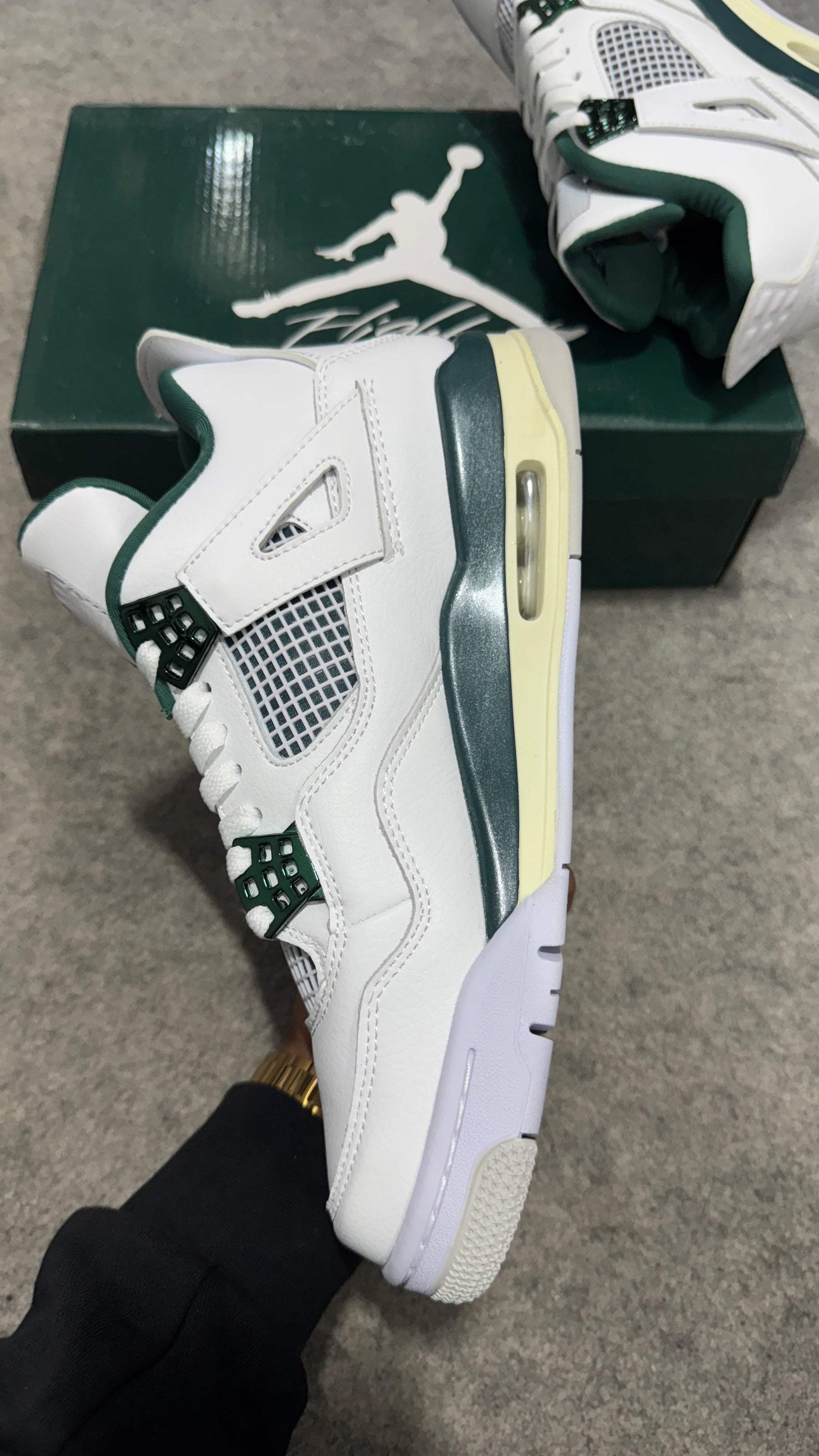 Retro 4 'Oxidised Green'