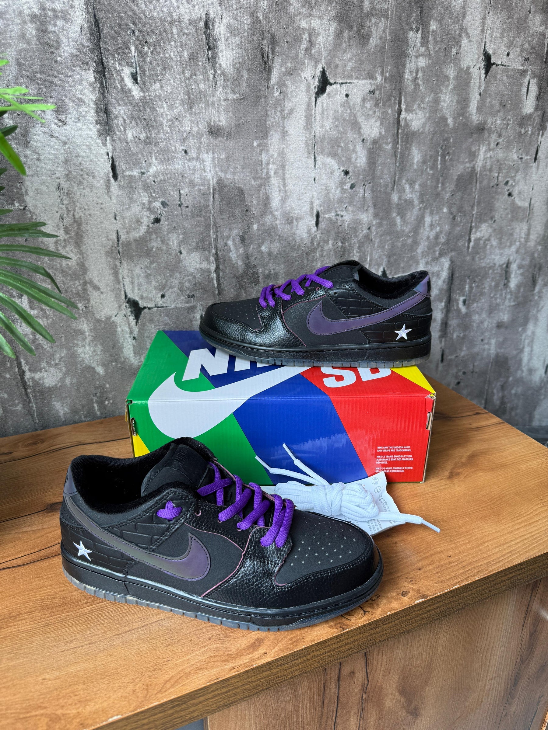 Familia x Nike SB Dunk Low “First Avenue”