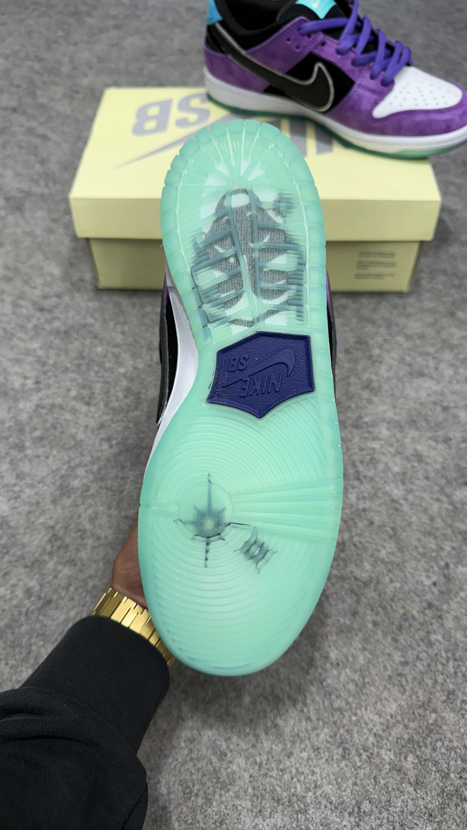 NIKE SB DUNK LOW PRO X HAYLEY WILSON BLACK AND COURT PURPLE