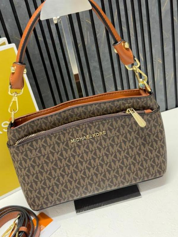 Michael Kors CB Jet Set Shoulder Bag