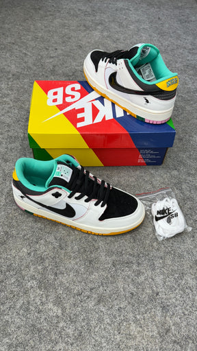 SB Dunk x CSEF  LOW PRO  SUMMIT WHITE BLACK WHITE IRON