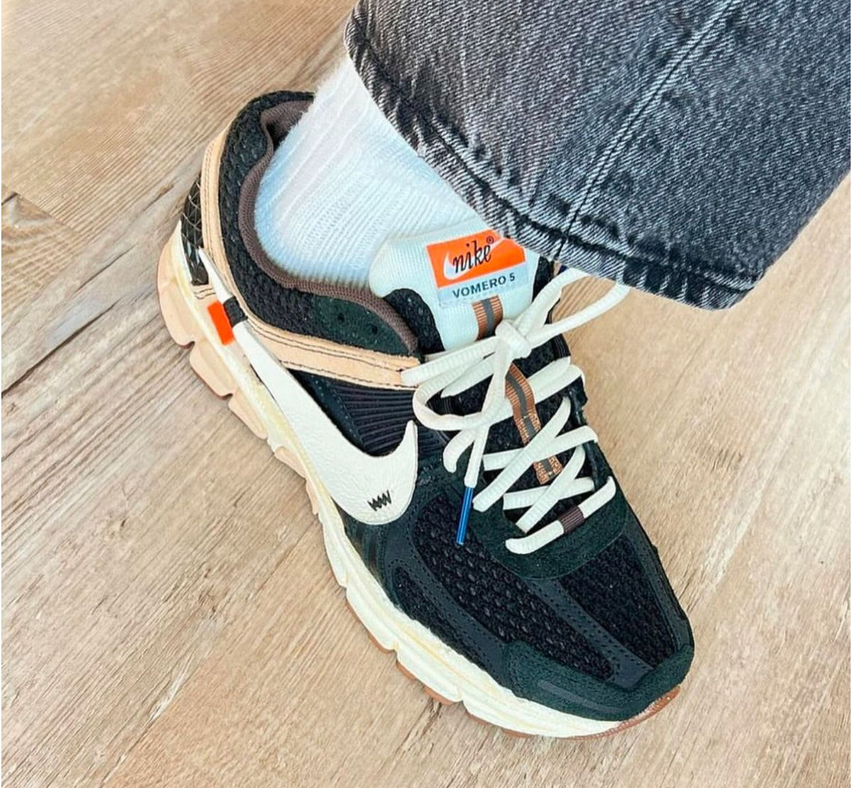 Nike Zoom Vomero 5 ‘Off-White'