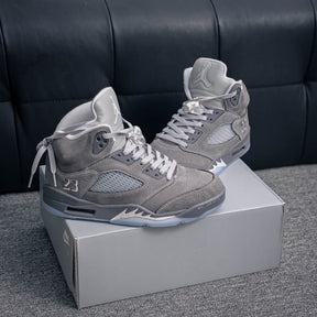 Retro 5 'Wolf Grey'