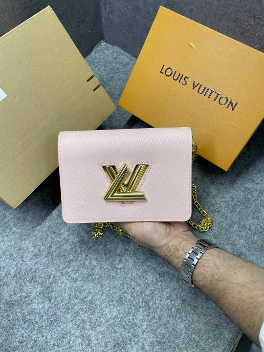 Louis Vuitton Twist MM Bag Crafted Epi Leather Sling Chain Strap Pink