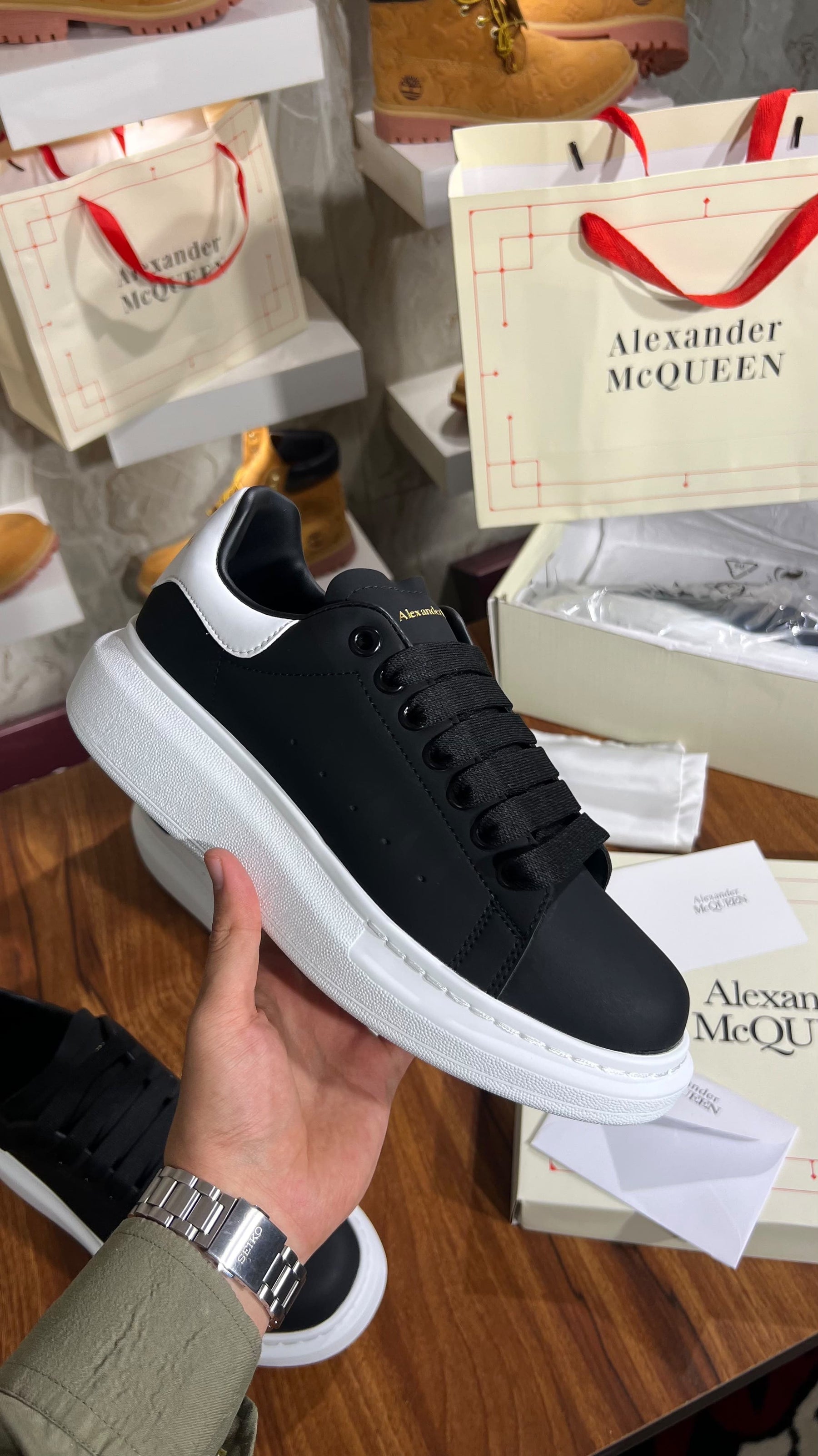 Alexander McQueen Oversized Ivory black
