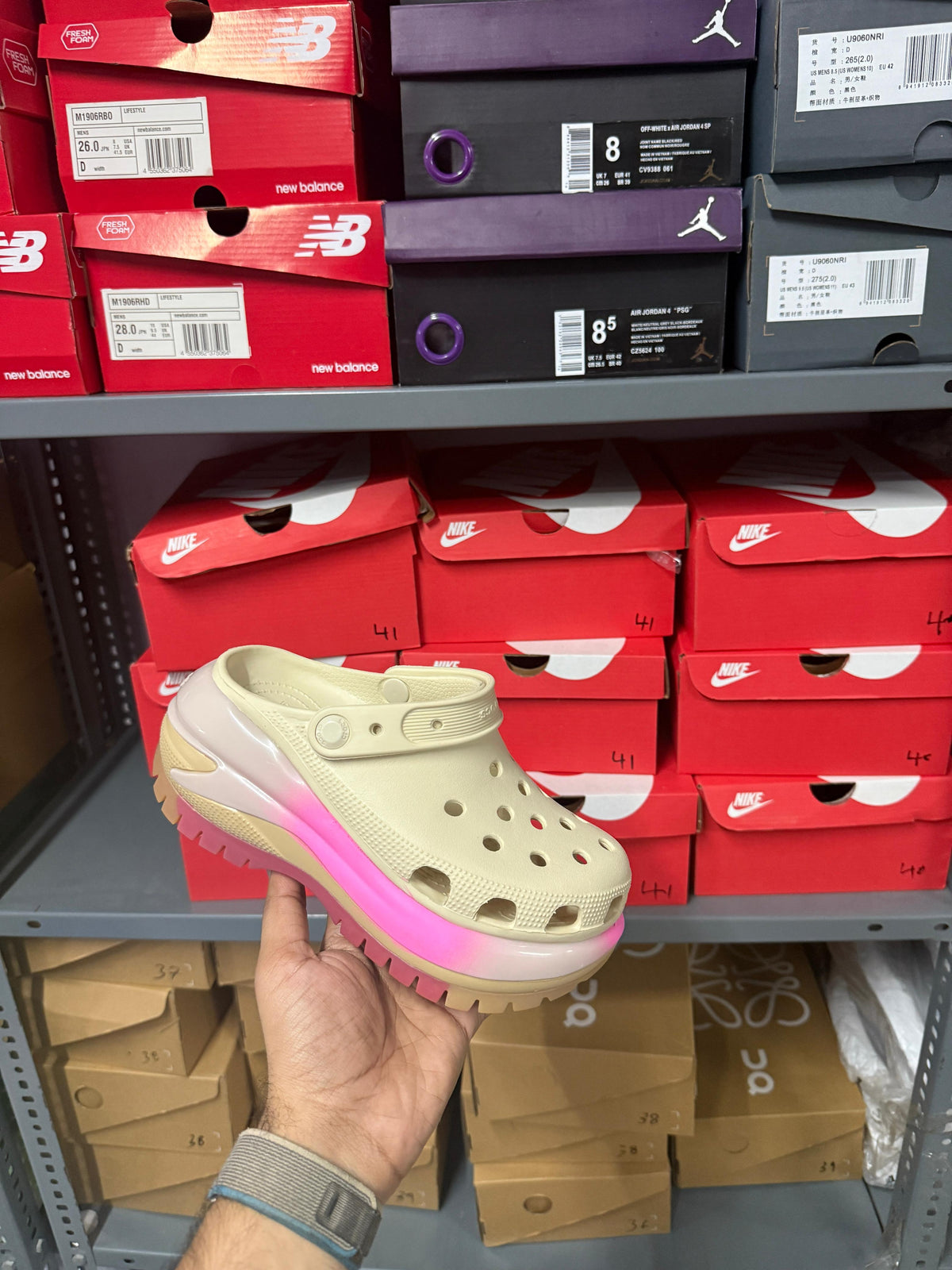 Crocs Mega Crush “white pink”